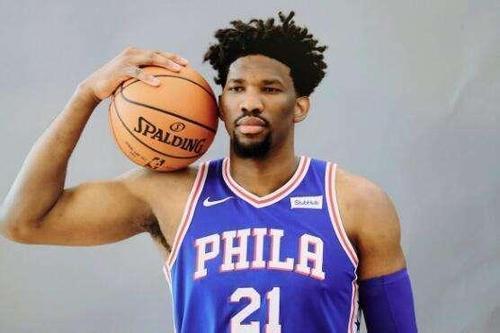  恩比德伤退76人内线告急  